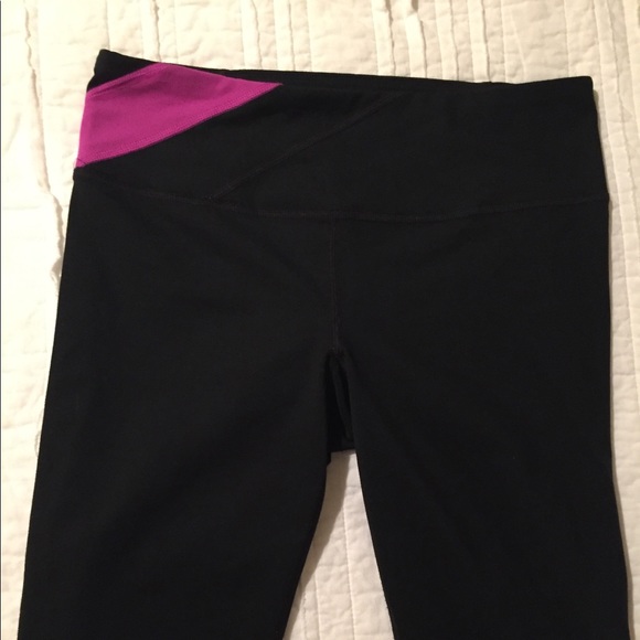 Under Armour capris - Picture 3 of 5